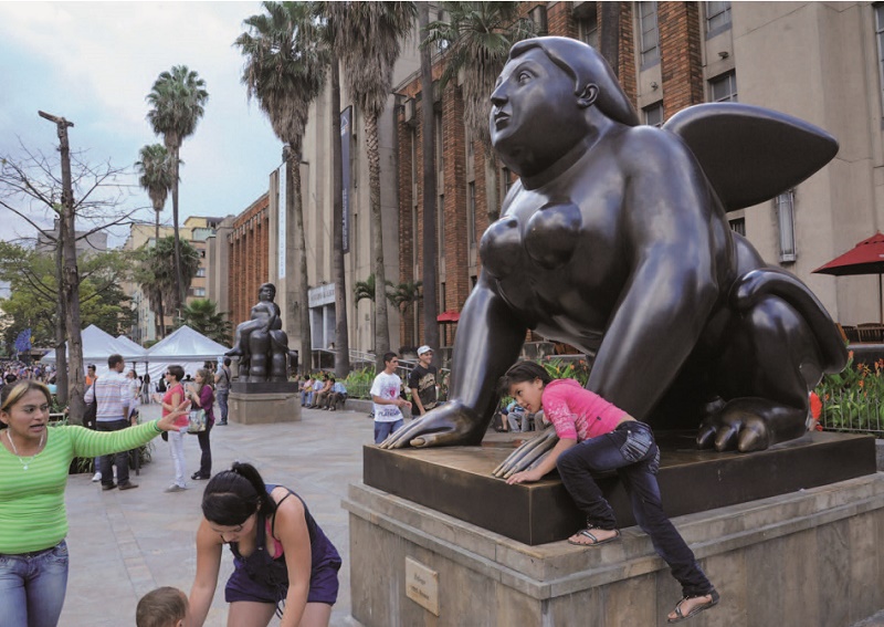 Colombia. Medellín. Plaza de Botero. Revista Viajeros