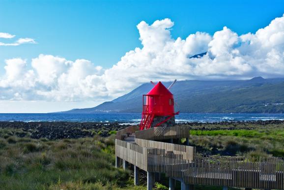 Azores. Moinho Lajes do Pico. Revista Viajeros