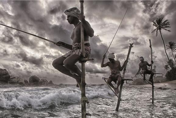 SriLanka_Pescadores_Zancudos_RevistaViajeros