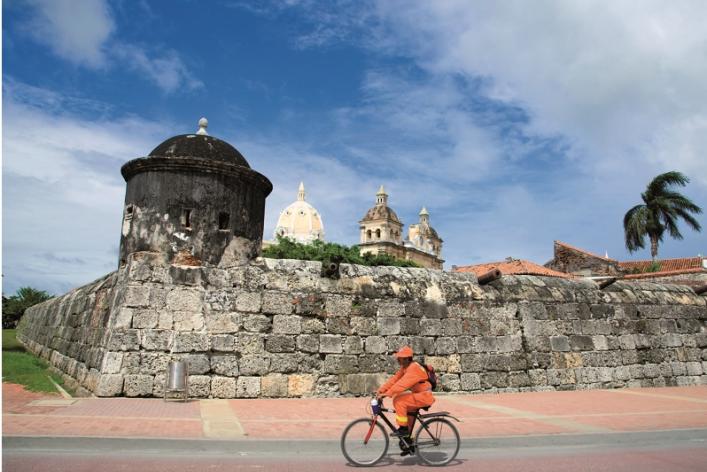 Colombia. Cartagena. Iglesia de San Pedro. Revista Viajeros