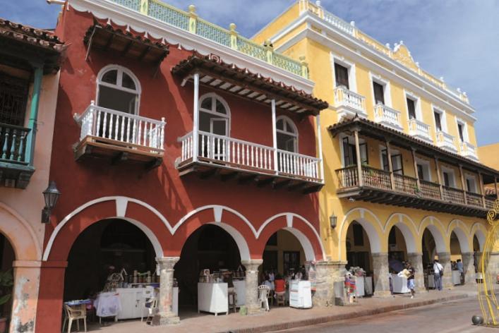 Colombia. Cartagena. Calle Larga. Revista Viajeros